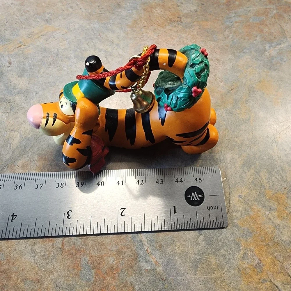 1996 Tigger CHRISTMAS ORNAMENT Bell & Wreath Season of Song Disney Store